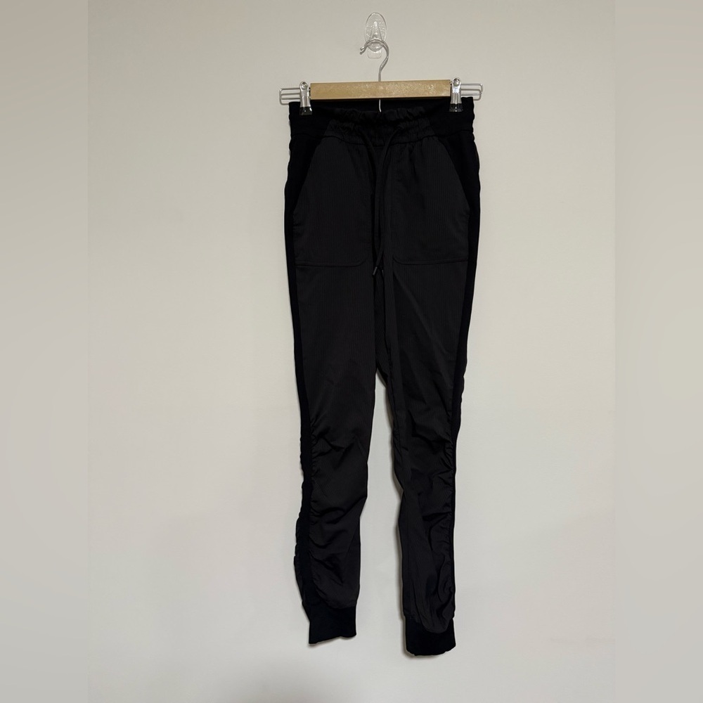 Lululemon Black Beyond the Studio Joggers Pants Size 2 Athletic Dance